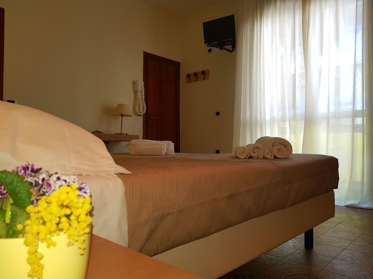 Hotel Bologna ريميني المظهر الخارجي الصورة